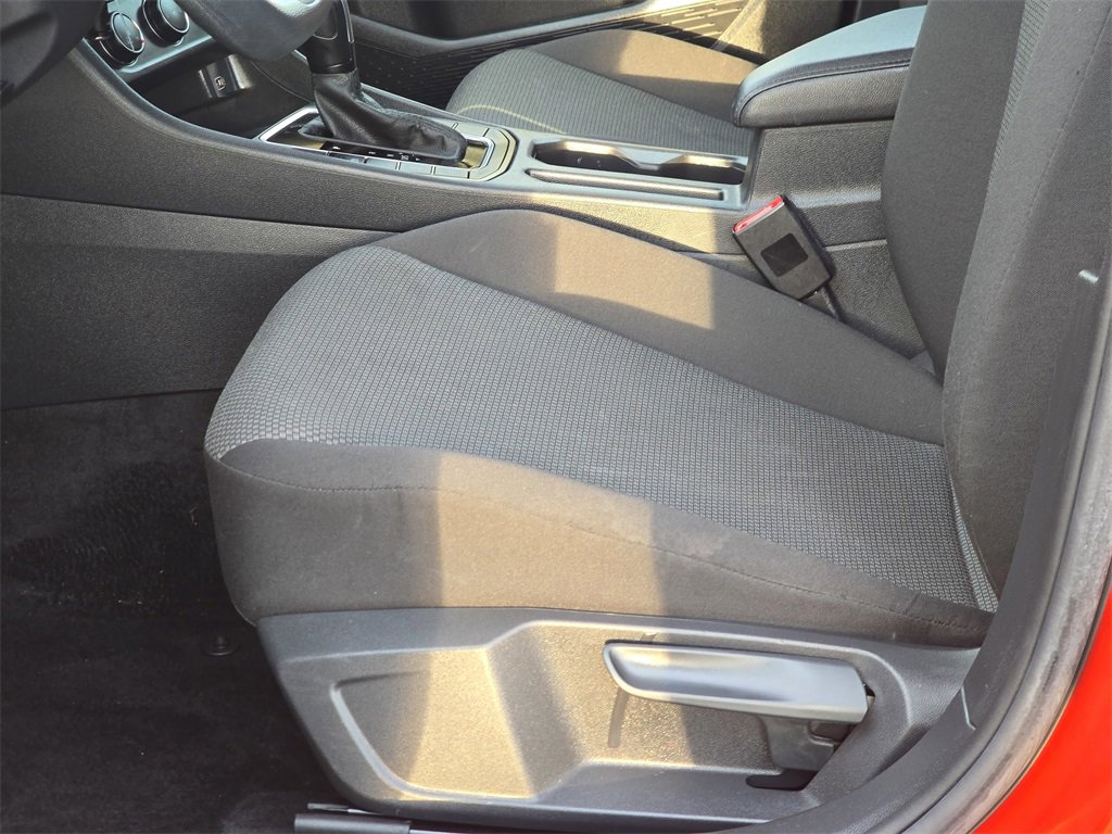 Used 2019 Volkswagen Jetta S w/ Driver Assistance Package image 28