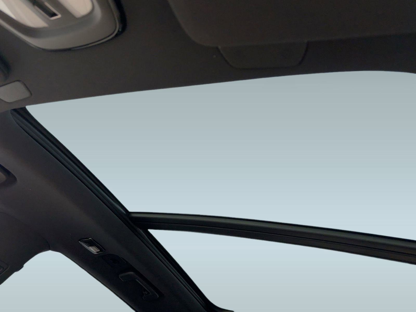 New 2026 Volvo XC90 T8 Plus image 16