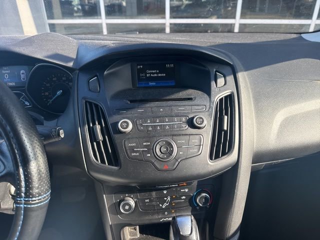 Used 2015 Ford Focus SE w/ SE Sport Package image 20