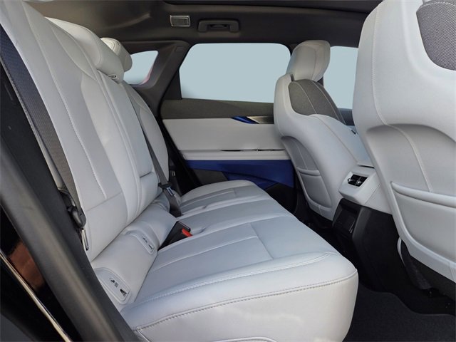 New 2026 Cadillac Optiq Luxury 1 image 15
