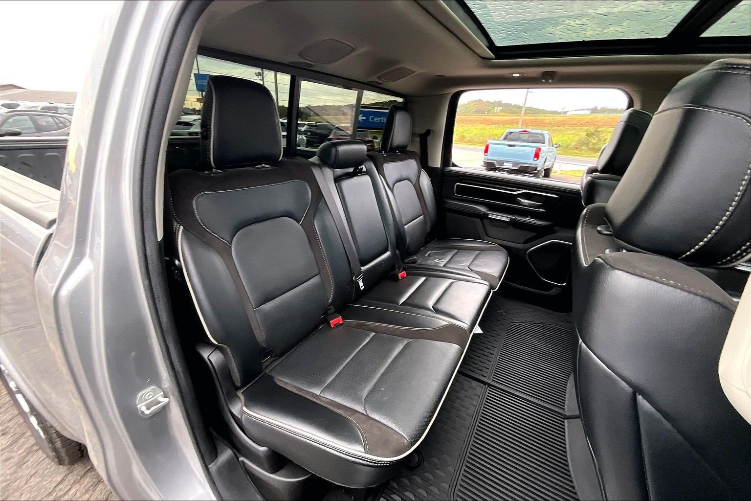 Used 2022 RAM 1500 Laramie w/ Laramie Southwest Edition AWD/4WD image 28