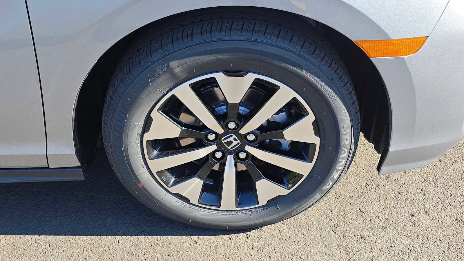 New 2026 Honda Odyssey EX-L image 9