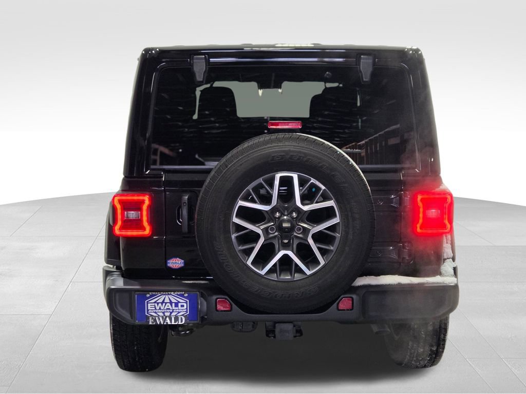 Used 2024 Jeep Wrangler Sahara image 21