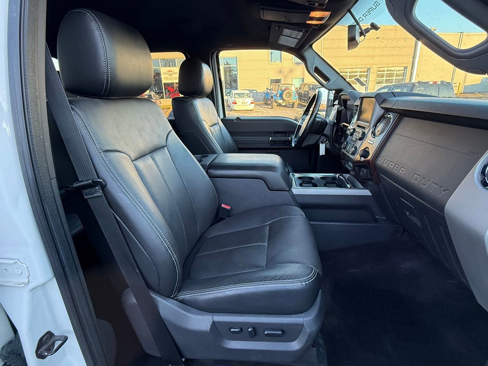 Used 2015 Ford F350 Lariat w/ Lariat Chrome Package image 16