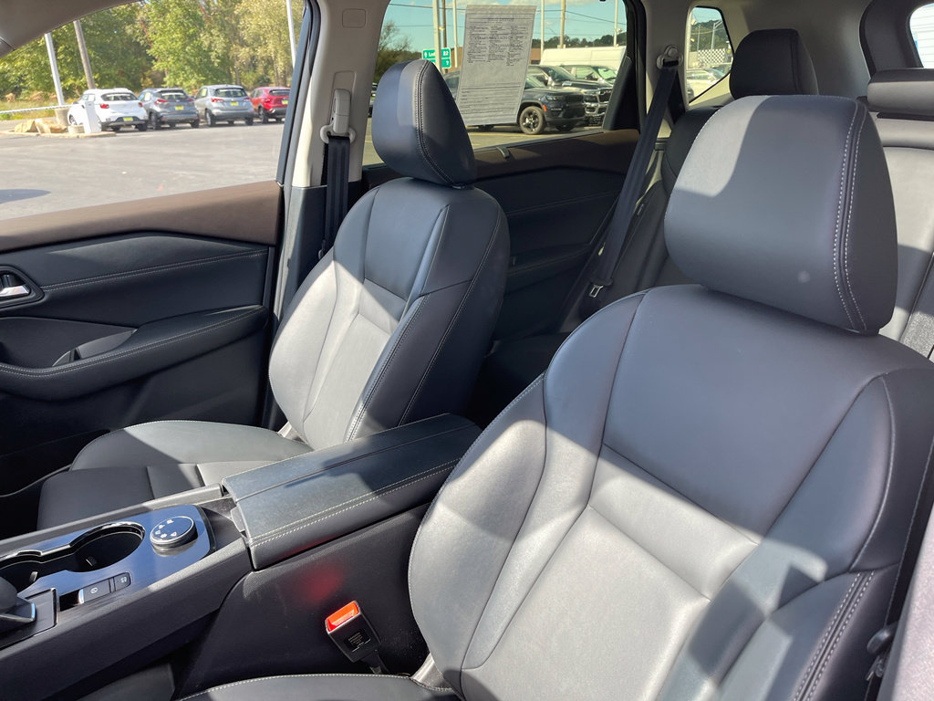 Used 2023 Nissan Rogue SV w/ SV Premium B Package AWD/4WD image 15