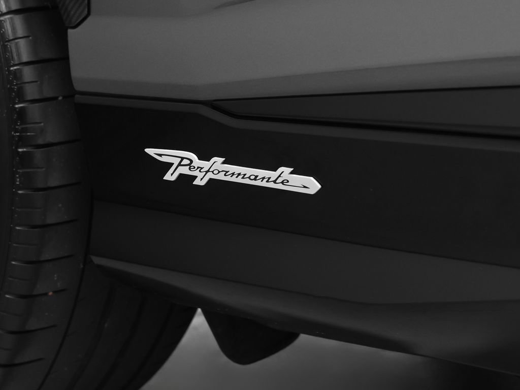 Used 2023 Lamborghini Urus Performante AWD/4WD image 36