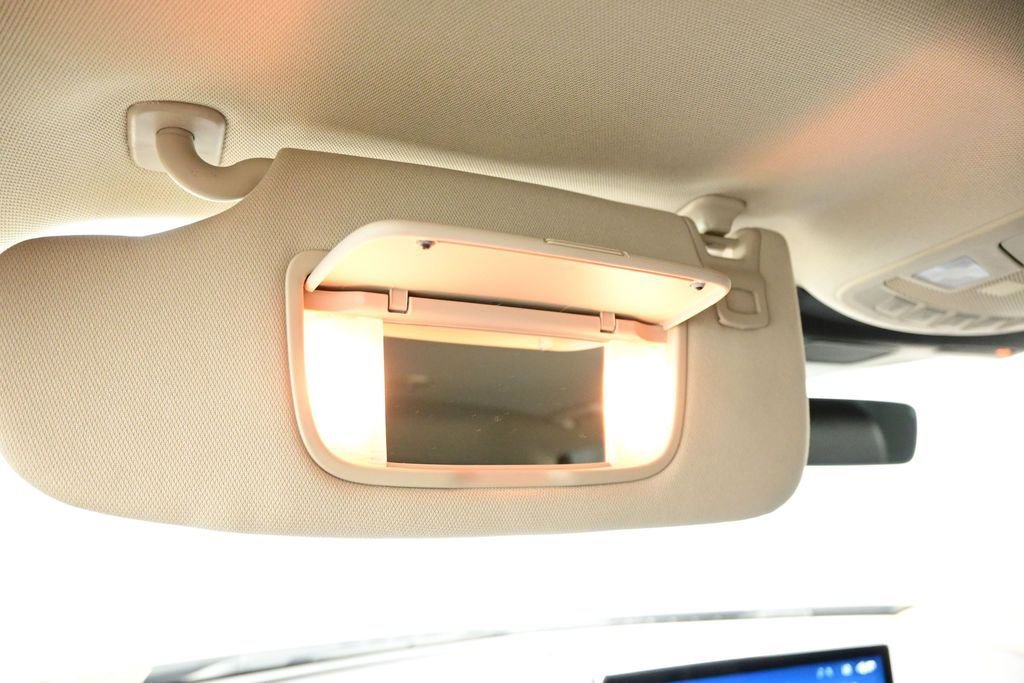 Used 2023 Lincoln Nautilus FWD w/ Premium Package image 28