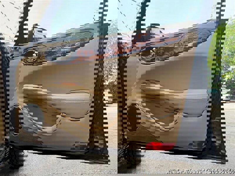 Used 1999 Jaguar XJ8 L image 25