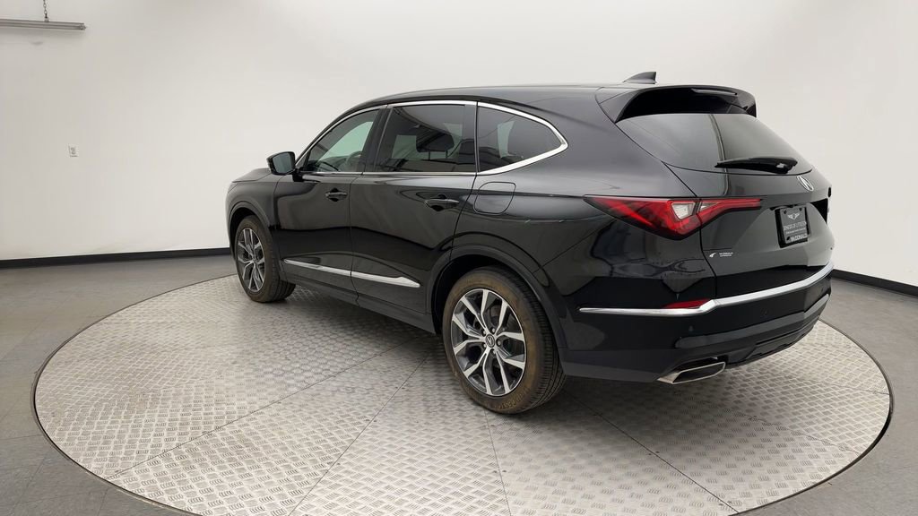 Used 2023 Acura MDX SH-AWD w/ Technology Package image 4