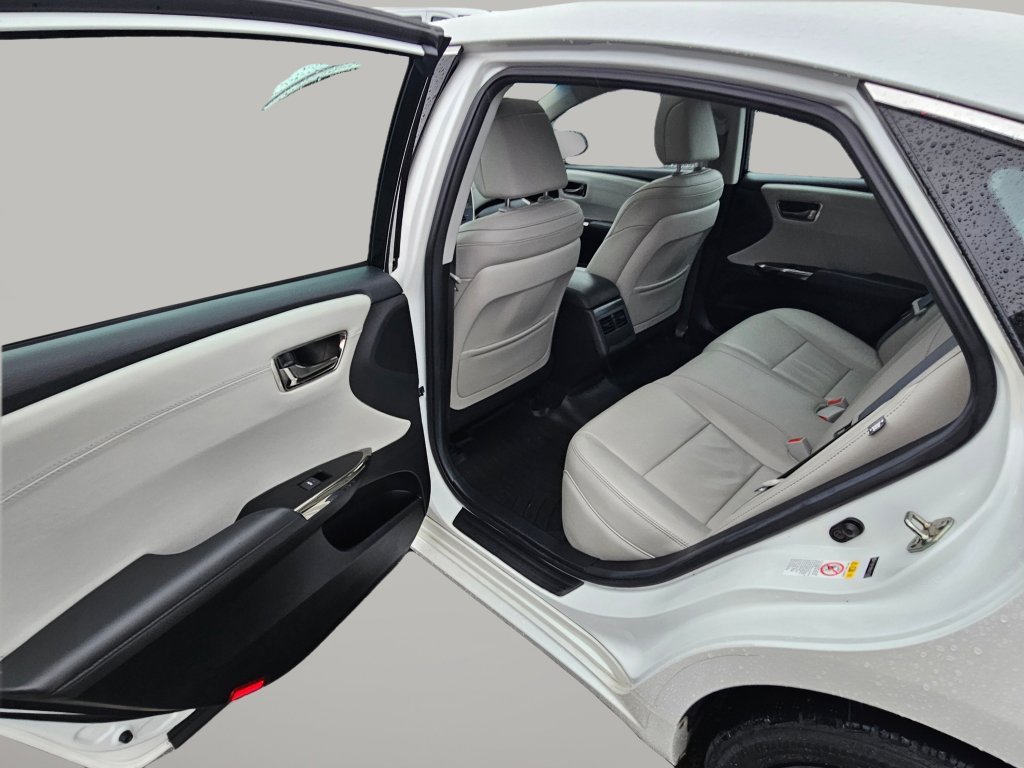 Used 2016 Toyota Avalon Touring image 22