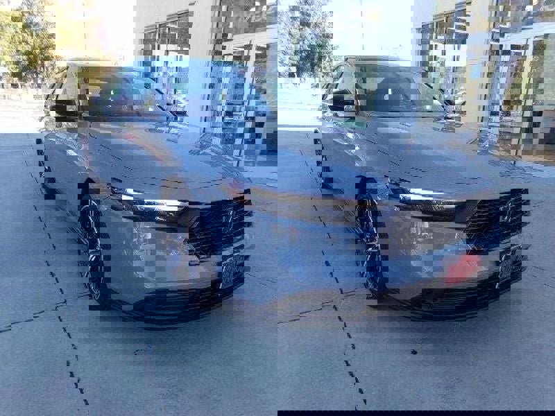 Used 2025 Honda Accord Sport image 3