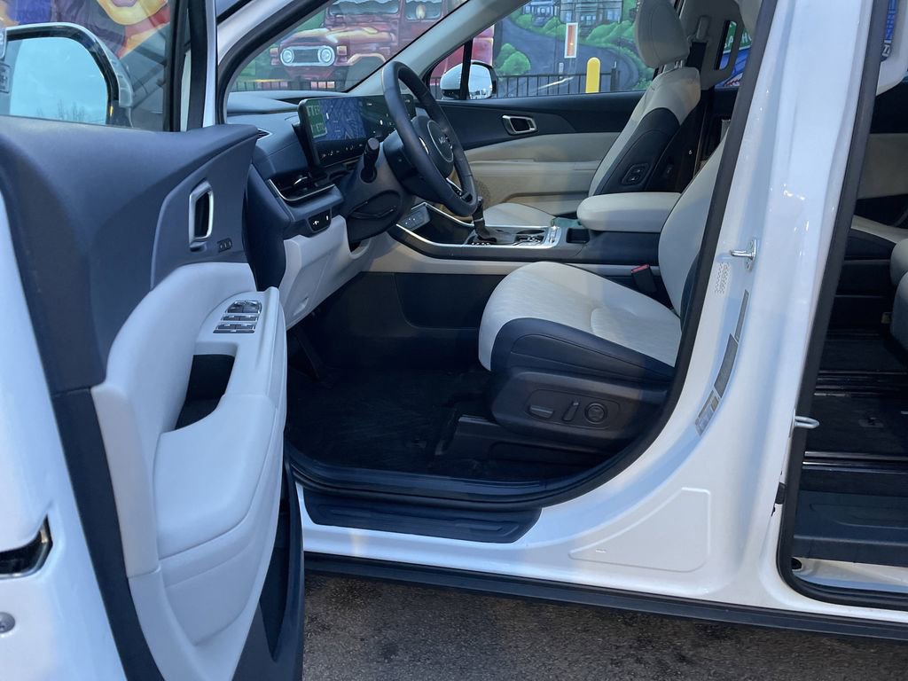 Used 2026 Kia Carnival SX image 14