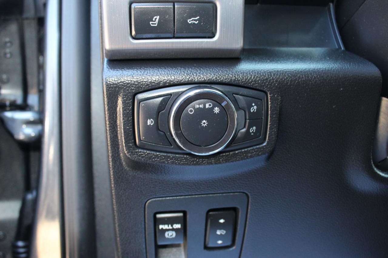Used 2018 Ford Expedition Platinum image 26