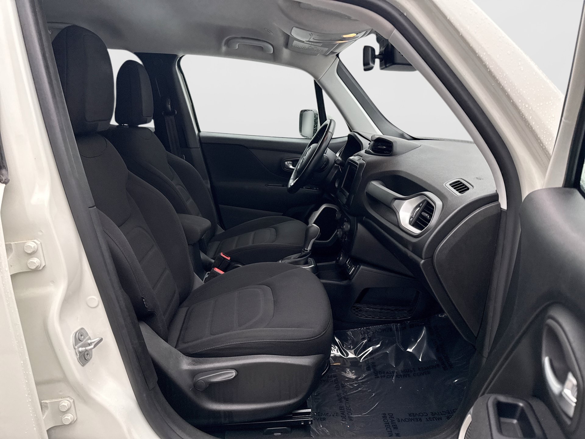 Used 2019 Jeep Renegade Latitude w/ Cold Weather Group AWD/4WD image 9