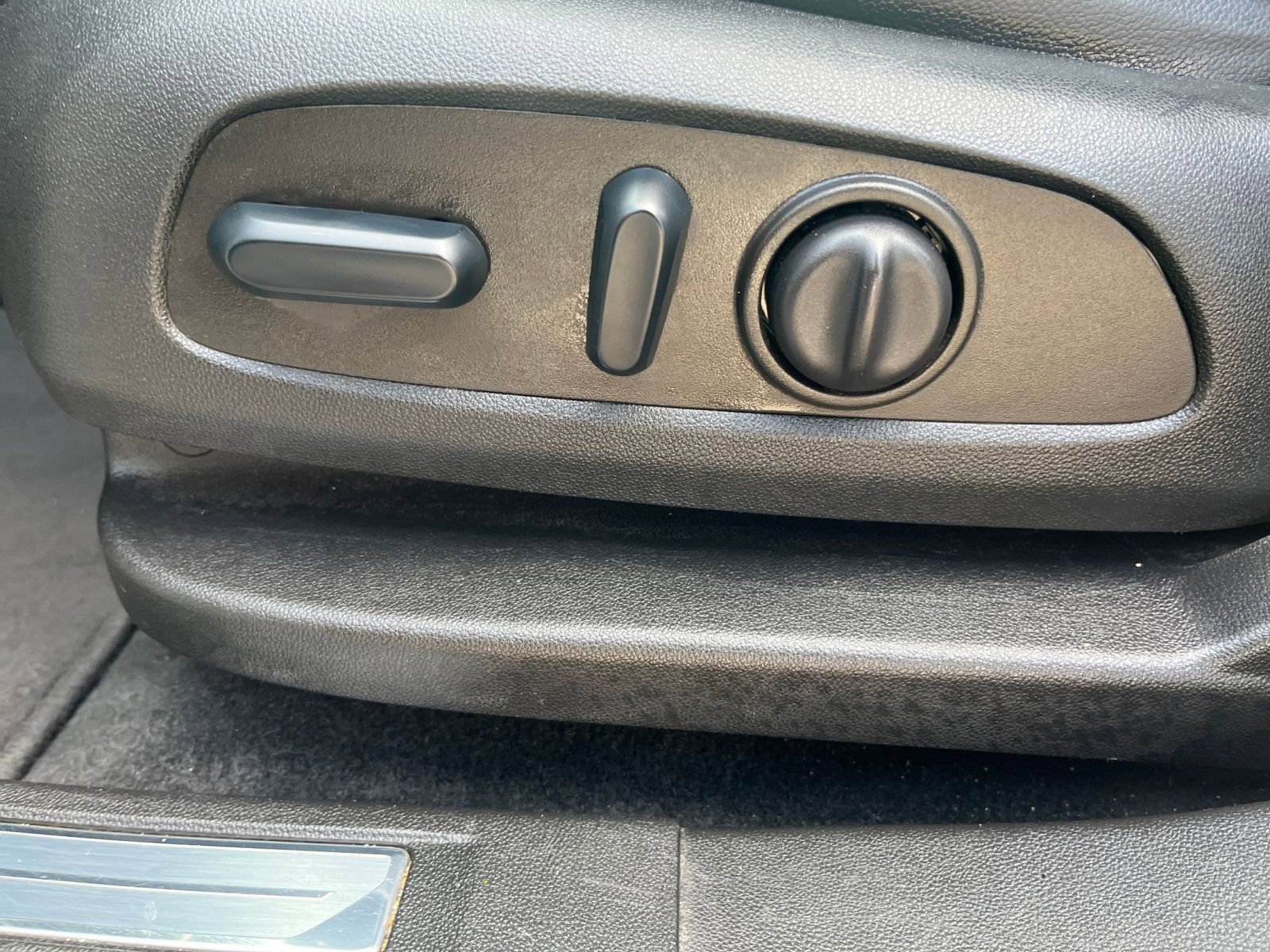 Used 2023 GMC Acadia SLT image 22