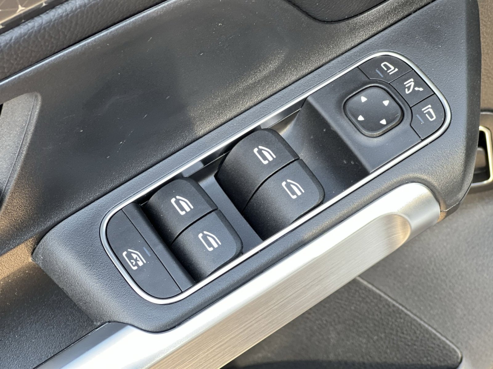 Certified 2026 Mercedes-Benz GLB 250 4MATIC image 13
