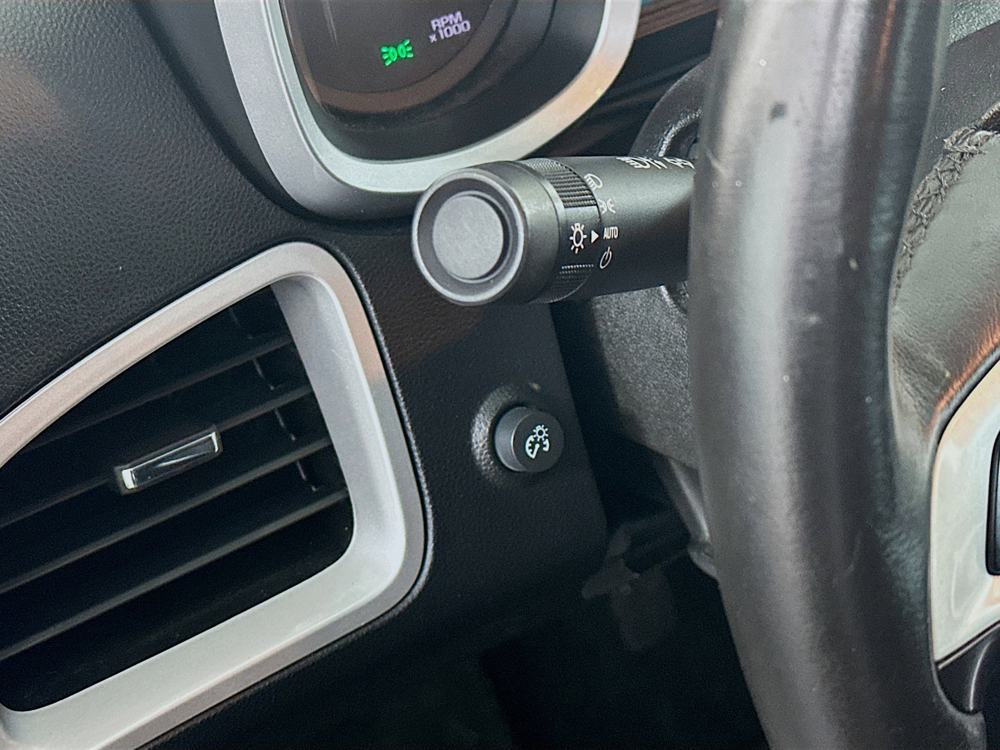 Used 2013 Chevrolet Equinox LT w/ Chrome Package image 16