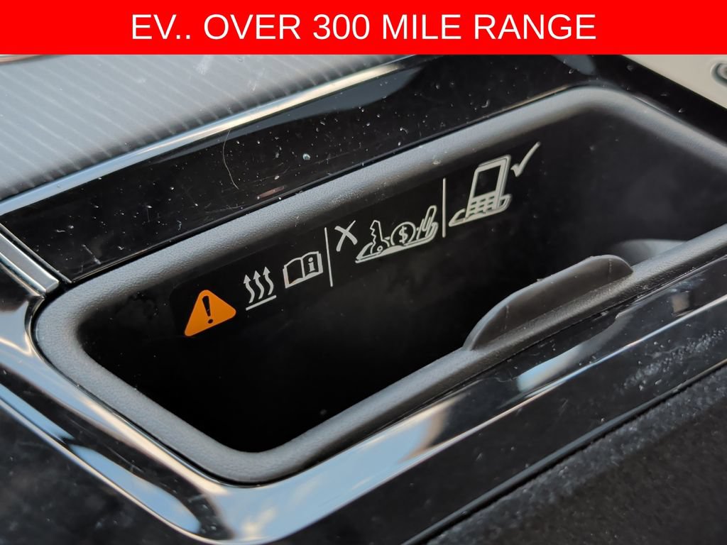 Used 2024 Cadillac Lyriq Luxury w/ LPO, Floor Liner Package AWD/4WD image 30