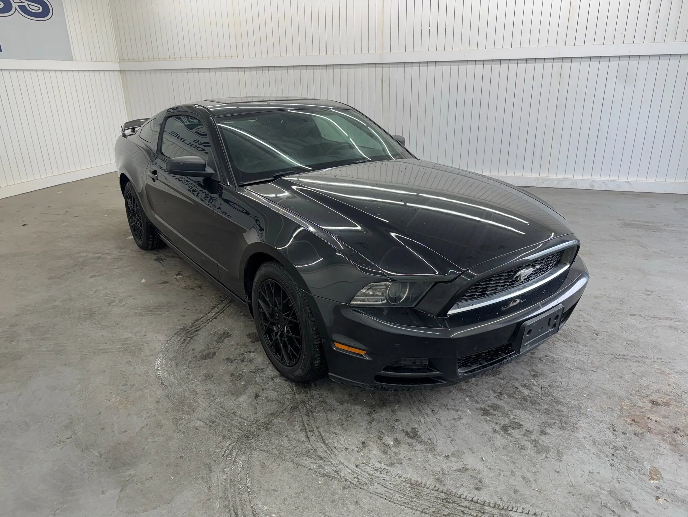 Used 2013 Ford Mustang Coupe image 3