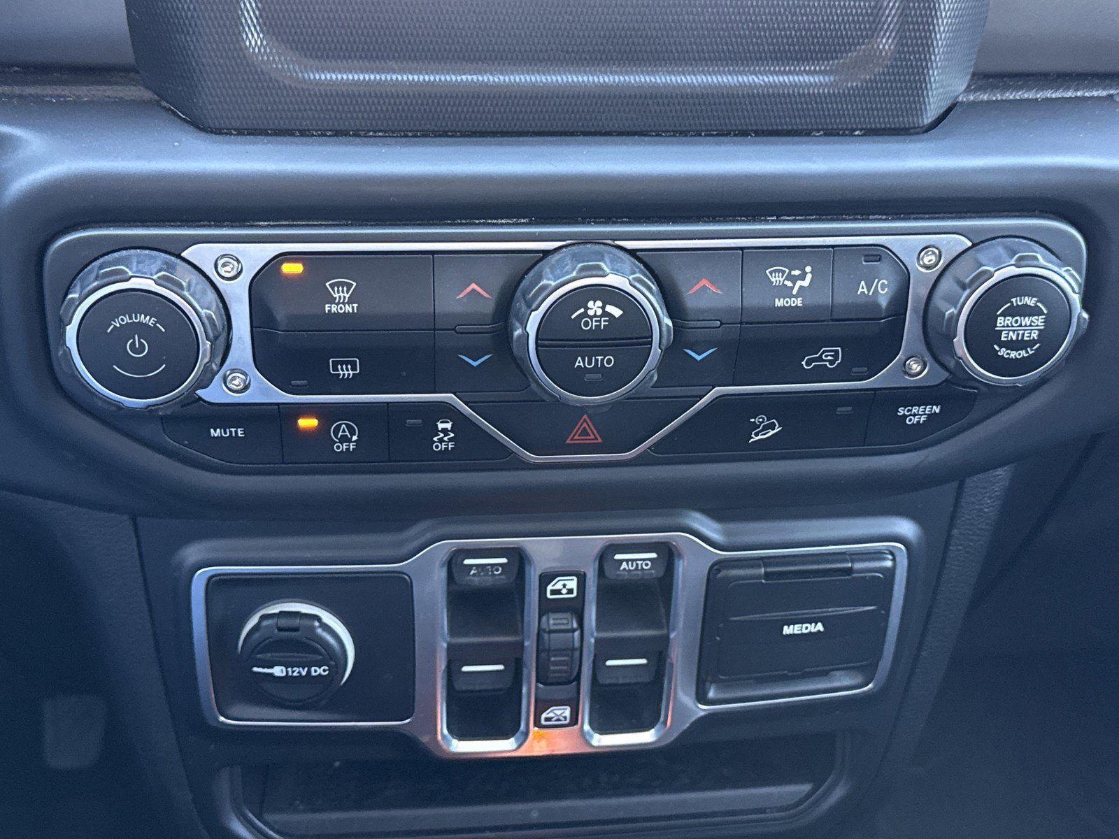 Used 2018 Jeep Wrangler Unlimited Sport S image 22