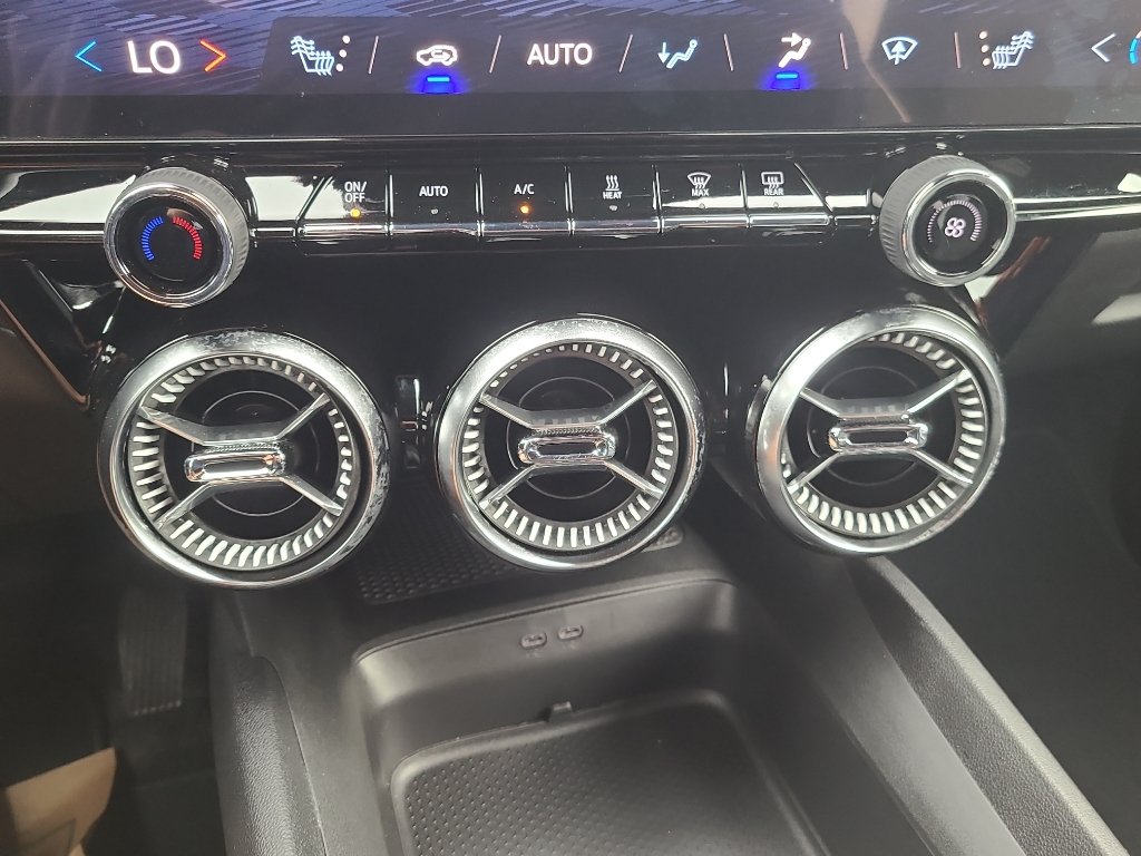 Used 2024 Chevrolet Blazer EV LT AWD/4WD image 22