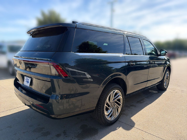New 2026 Lincoln Navigator L Reserve AWD/4WD image 6