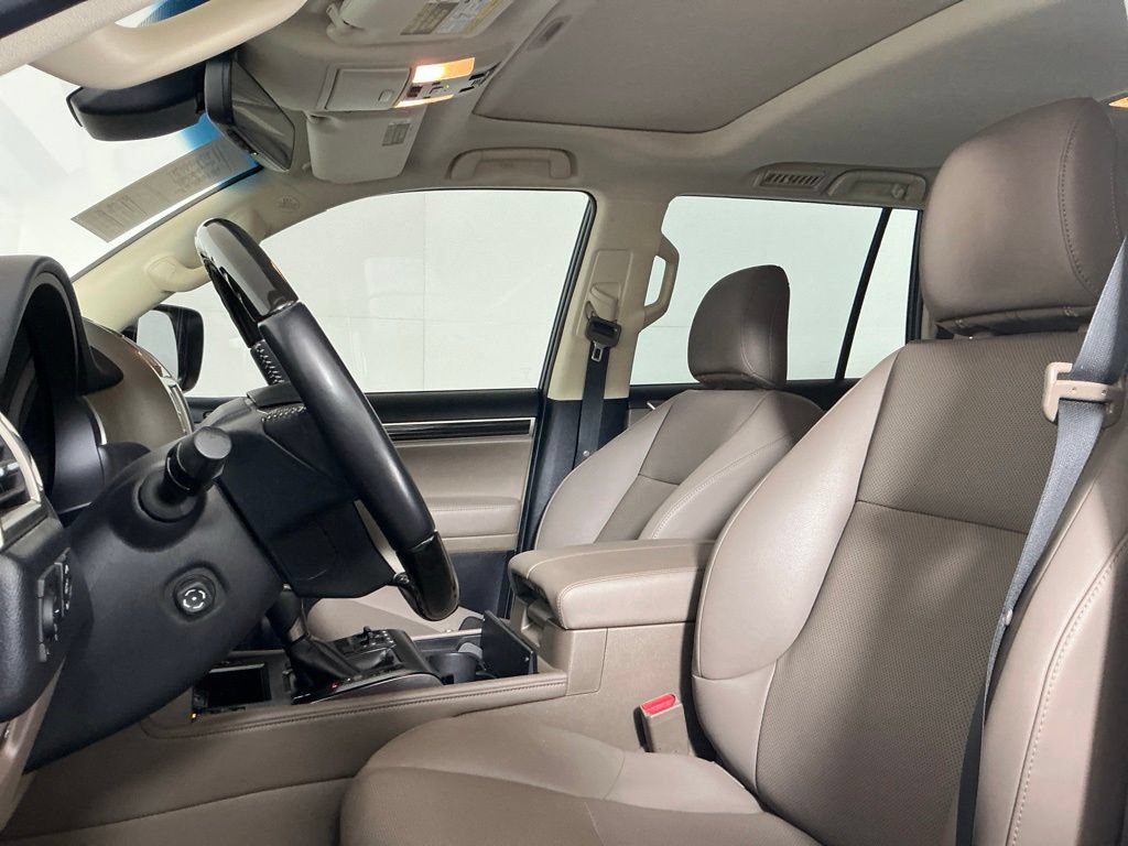 Used 2021 Lexus GX 460 Premium w/ Premium Package AWD/4WD image 22