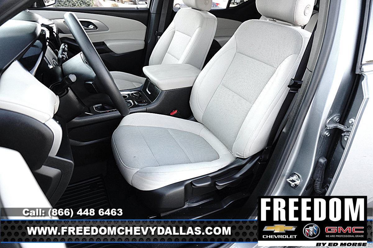 Used 2023 Chevrolet Traverse LS FWD image 9