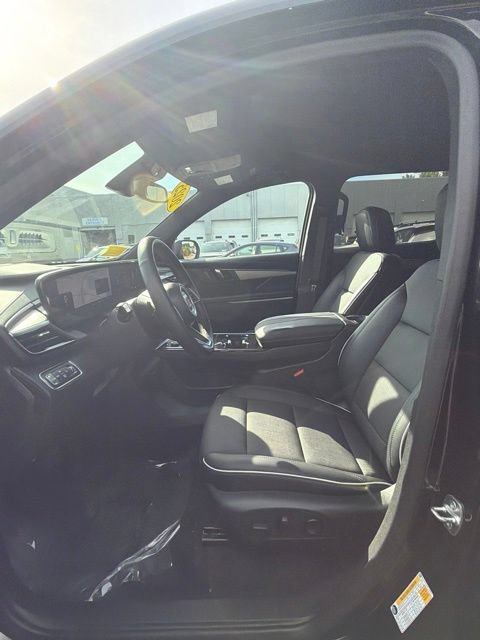Used 2025 Buick Enclave Preferred w/ Power Package AWD/4WD image 13