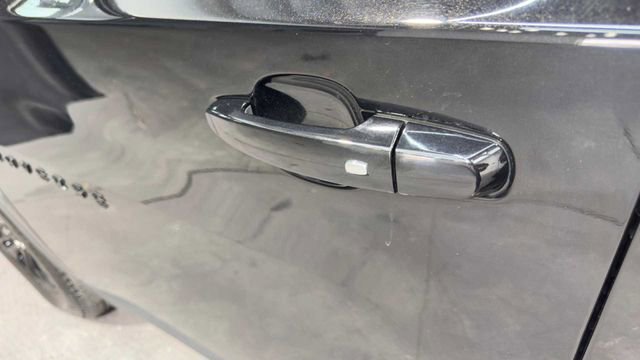 Used 2023 Chevrolet Traverse LS w/ Midnight/Sport Edition FWD image 11