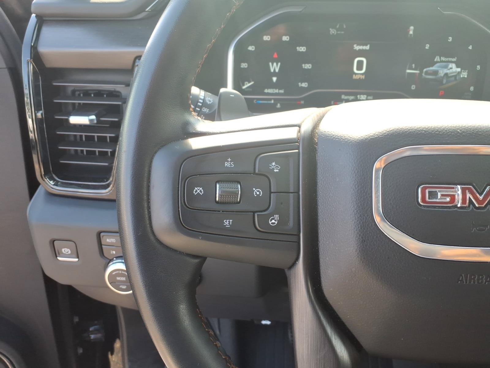 Used 2024 GMC Sierra 1500 AT4 w/ Technology Package AWD/4WD image 10