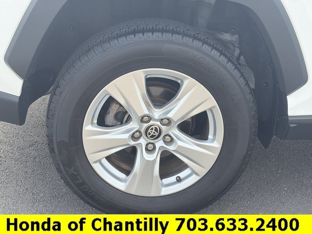 Used 2021 Toyota RAV4 XLE AWD/4WD image 28