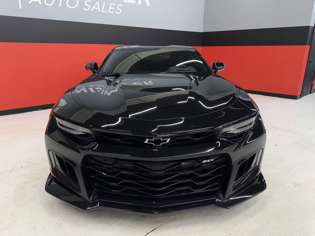 Used 2018 Chevrolet Camaro ZL1 image 3