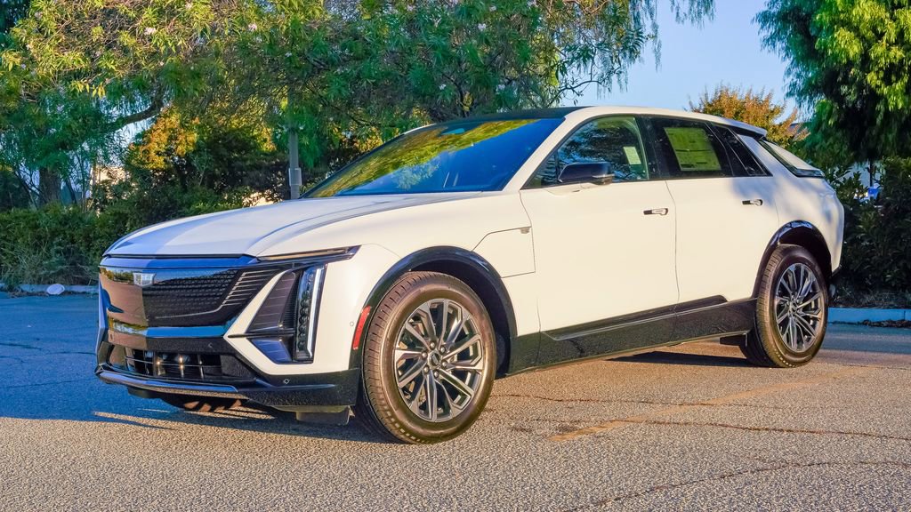 New 2026 Cadillac Lyriq Sport RWD image 3