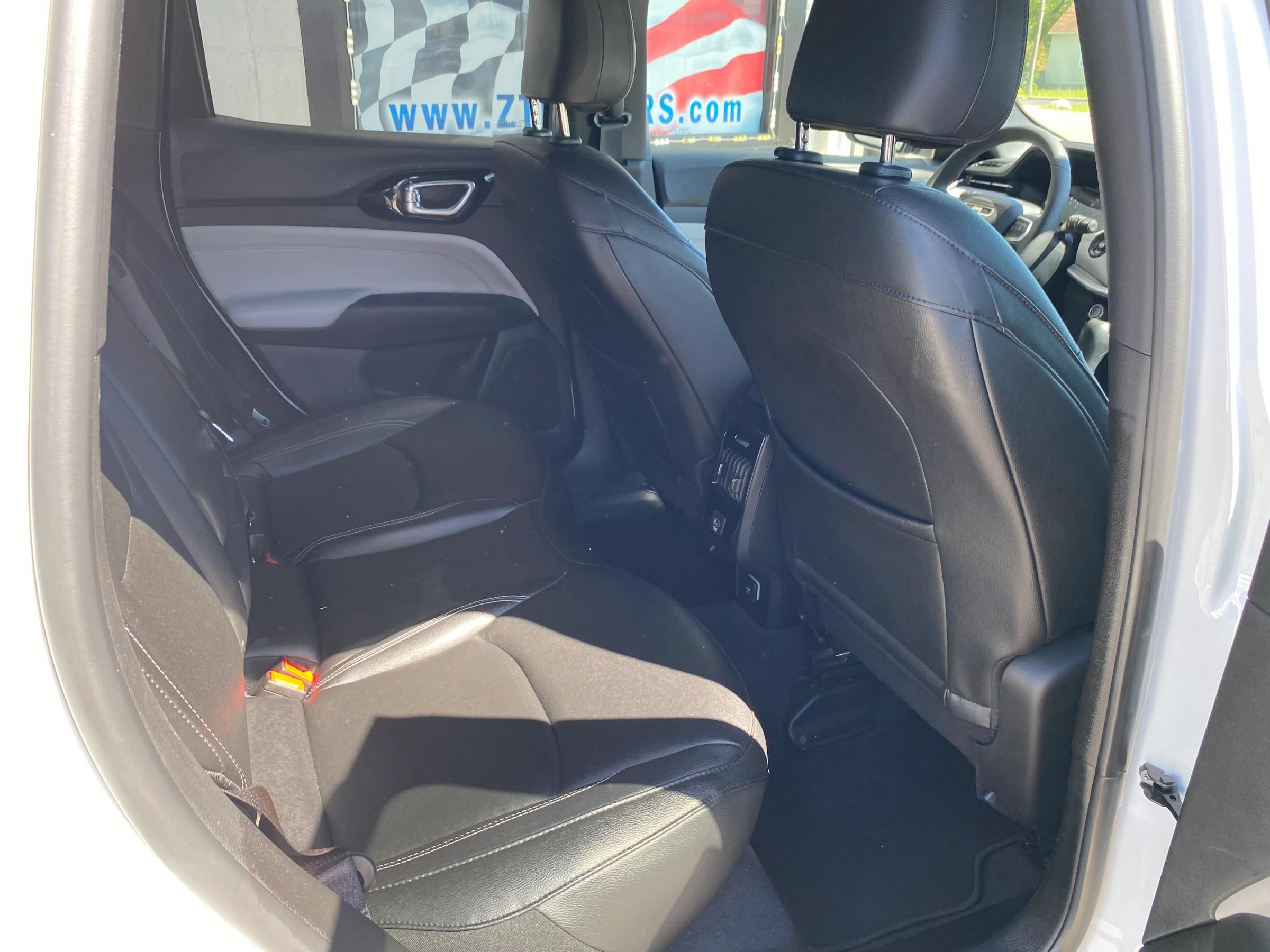 Used 2025 Jeep Compass Limited AWD/4WD image 11