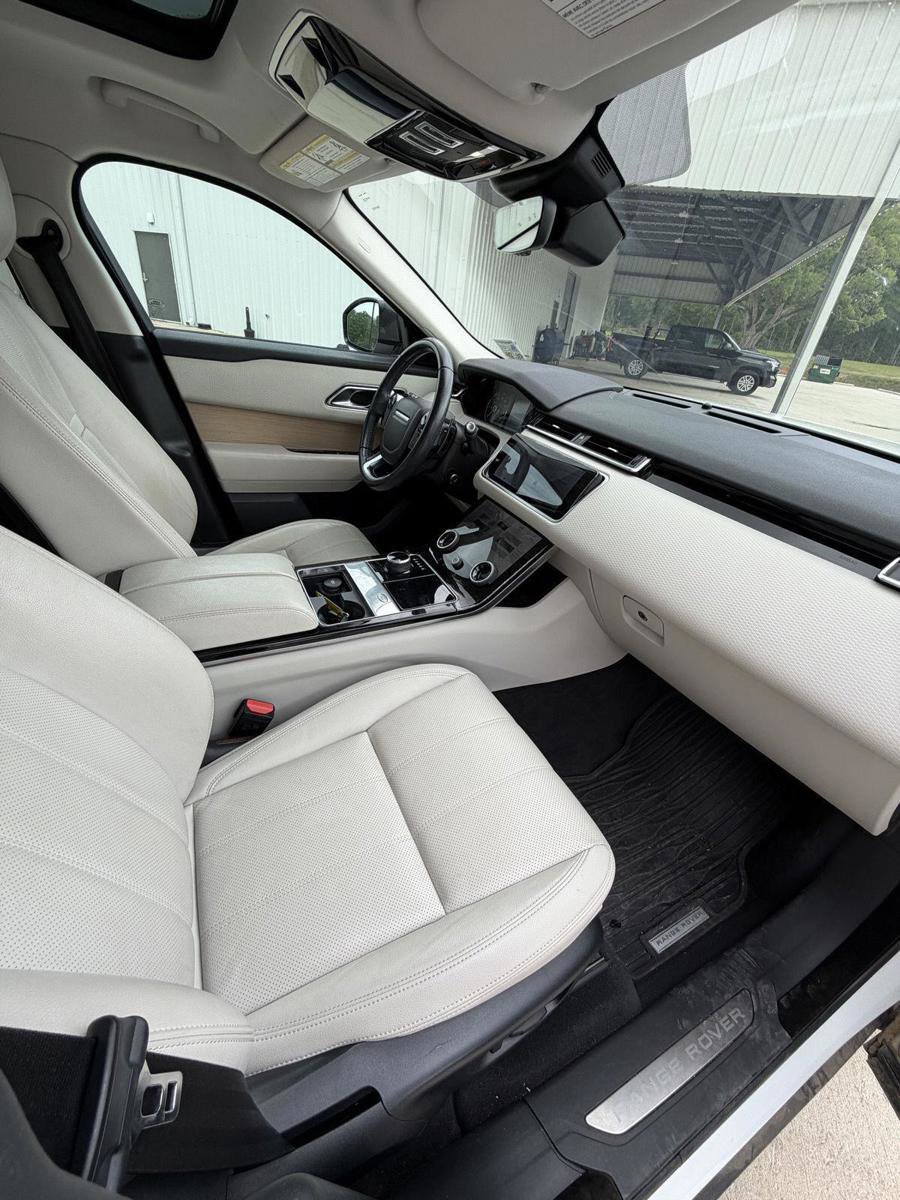 Used 2018 Land Rover Range Rover Velar S image 19