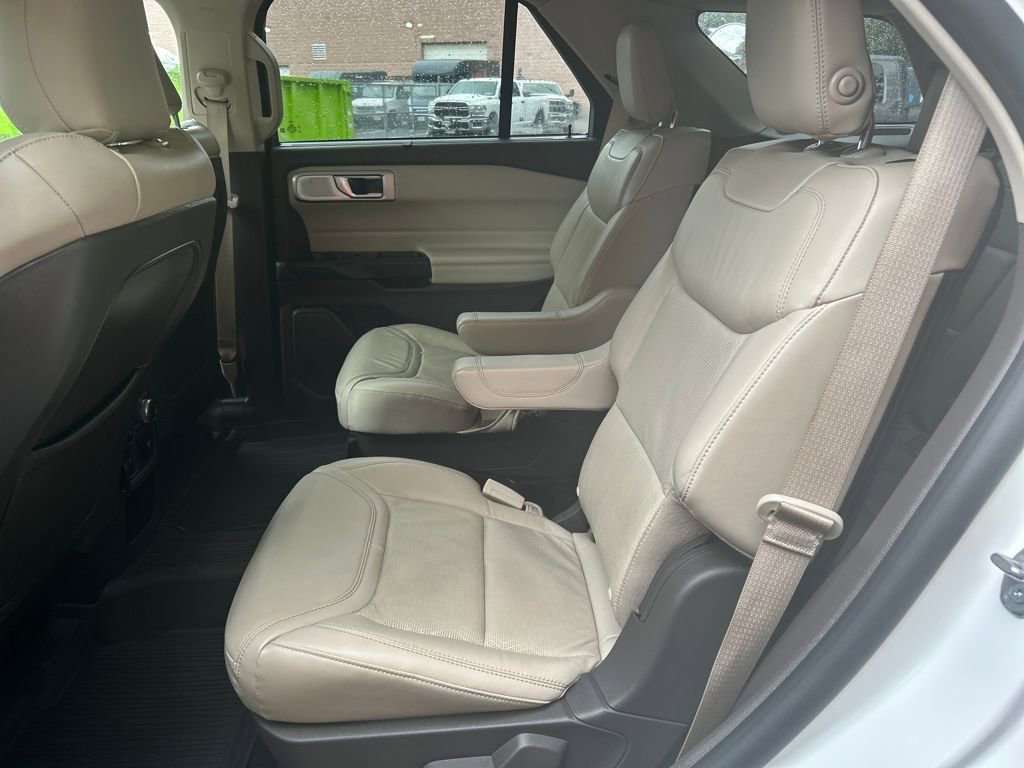 Used 2020 Ford Explorer Platinum w/ Premium Technology Package image 21