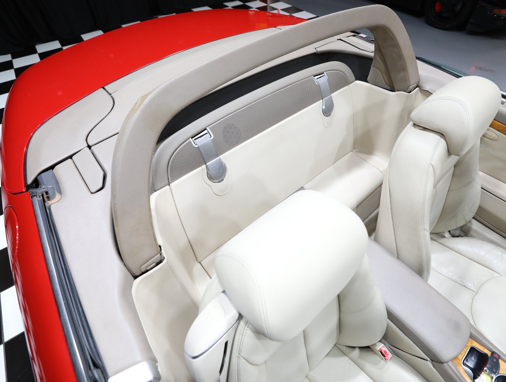 Used 2003 Mercedes-Benz SL 500 image 4