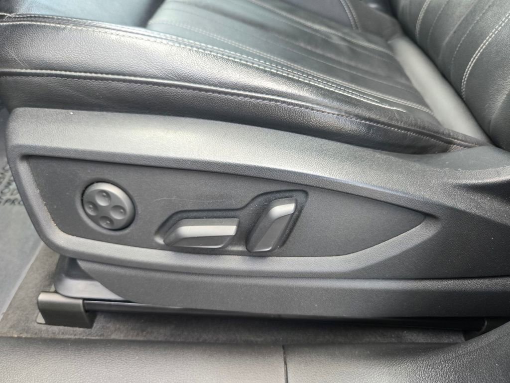 Used 2021 Audi Q5 2.0T Premium Plus w/ Premium Plus Package AWD/4WD image 13