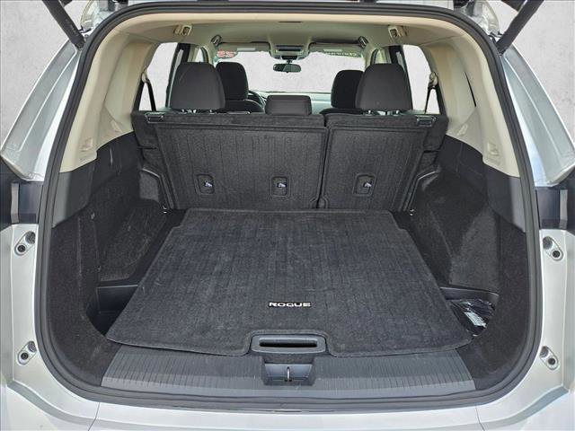 Used 2025 Nissan Rogue SV image 6