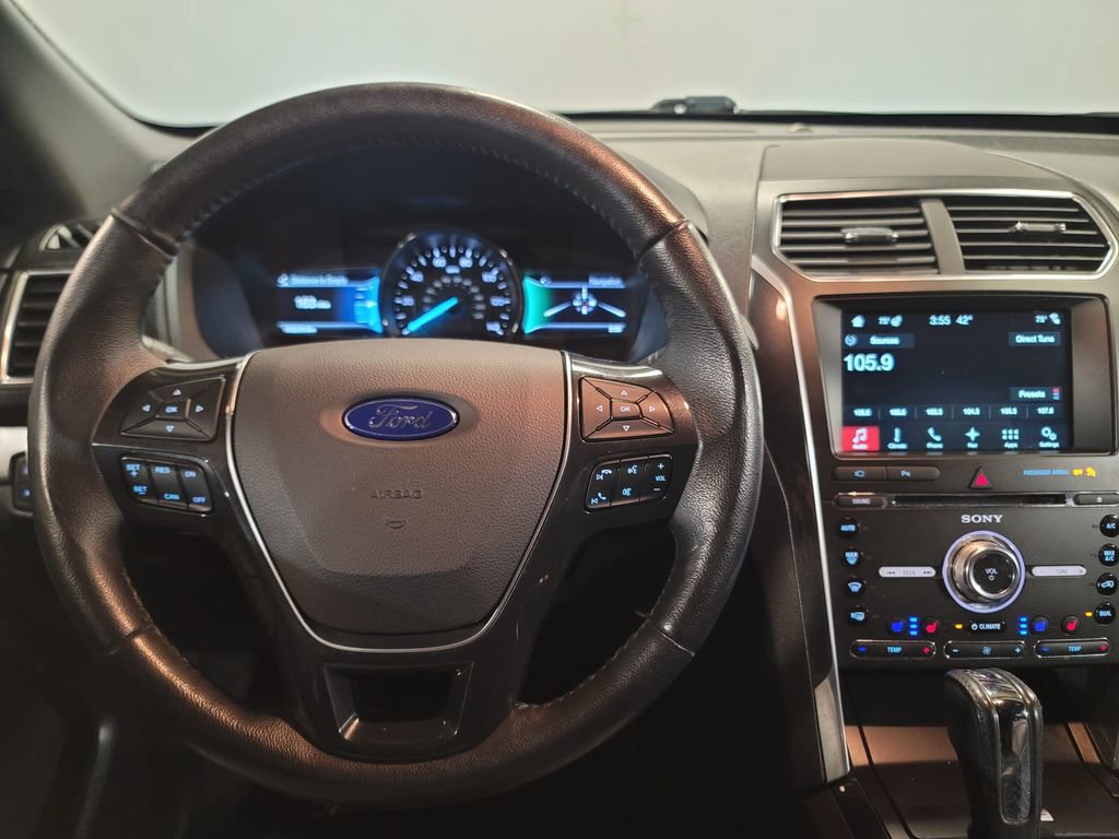 Used 2017 Ford Explorer Limited image 12