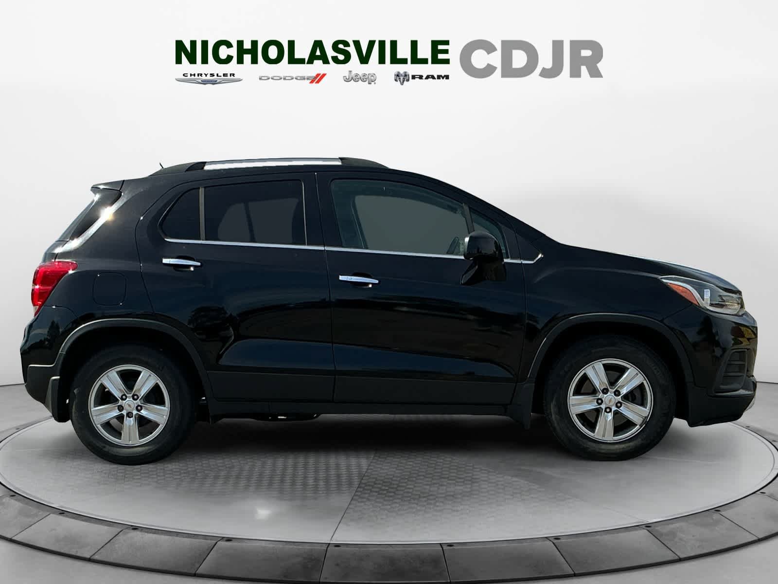 Used 2019 Chevrolet Trax LT w/ LT Convenience Package FWD image 6