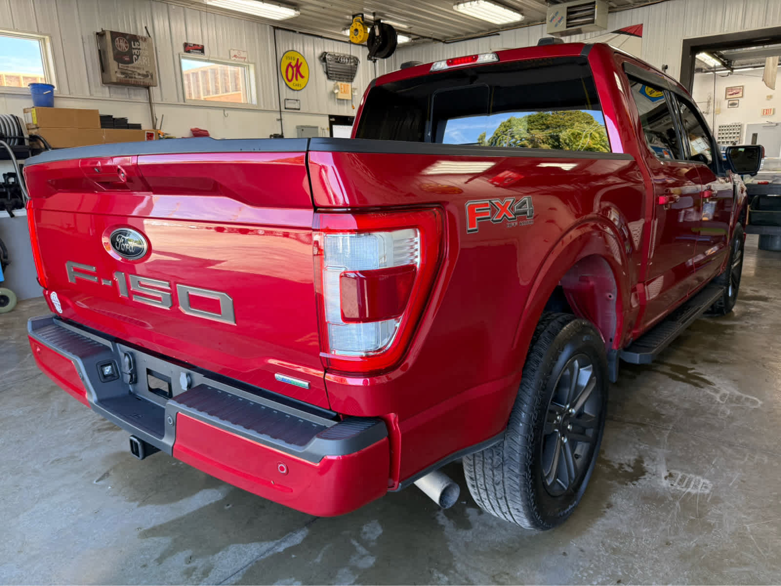 Used 2023 Ford F150 Lariat w/ Equipment Group 502A High image 5