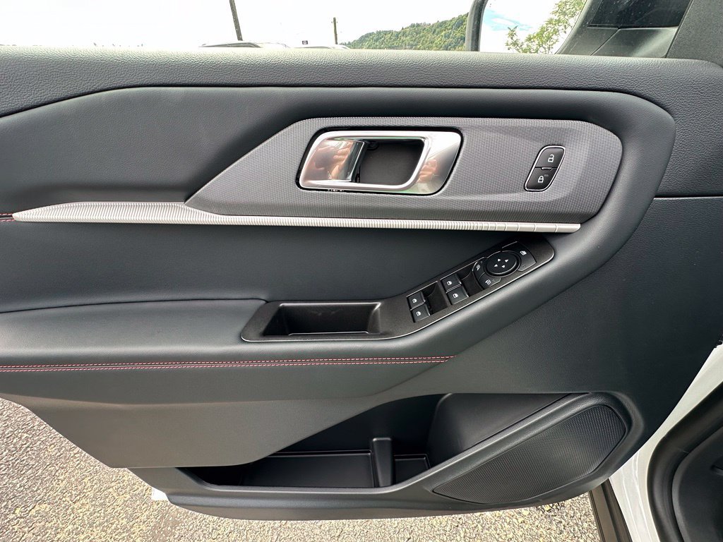 New 2027 Ford Explorer ST-Line AWD/4WD image 17