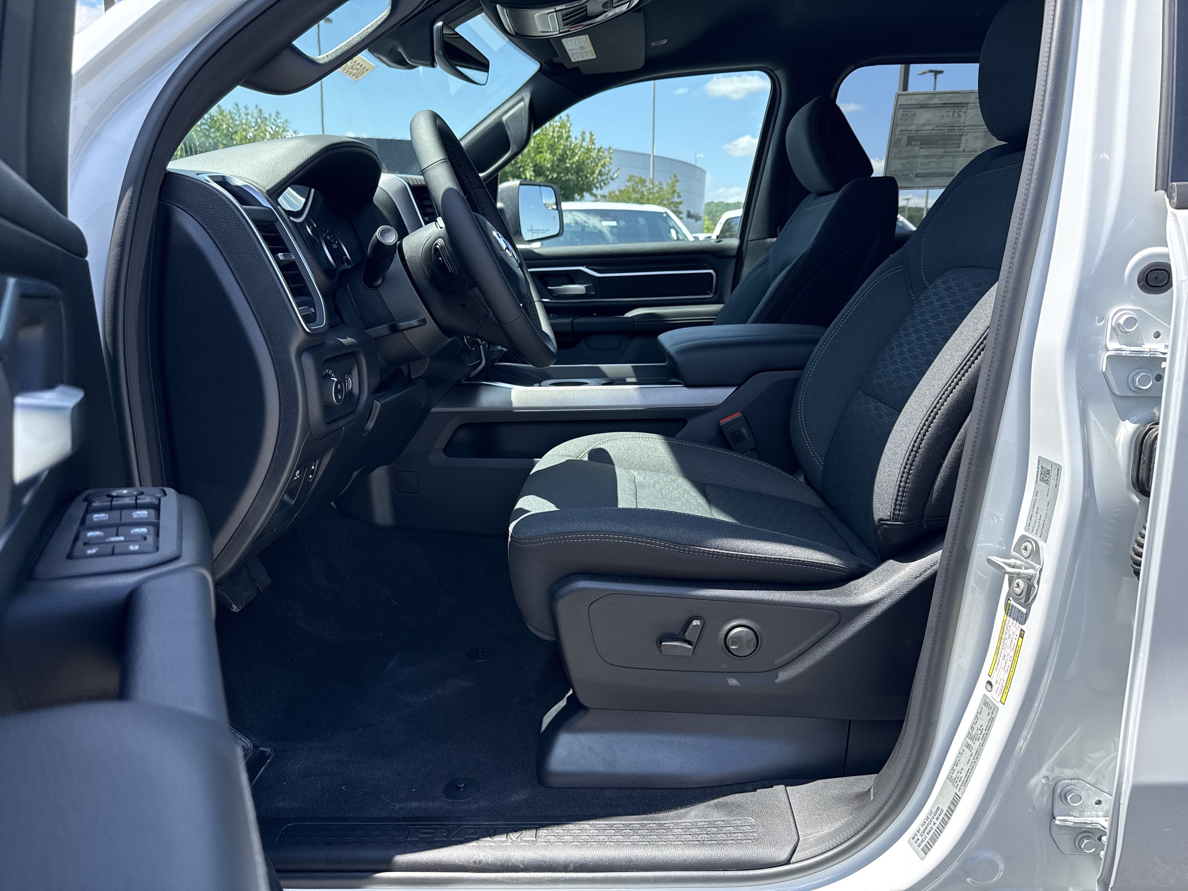 New 2026 RAM 1500 Big Horn AWD/4WD image 9