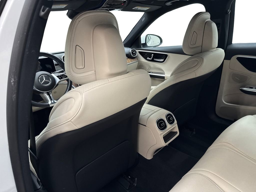 Used 2025 Mercedes-Benz C 300 Sedan image 33