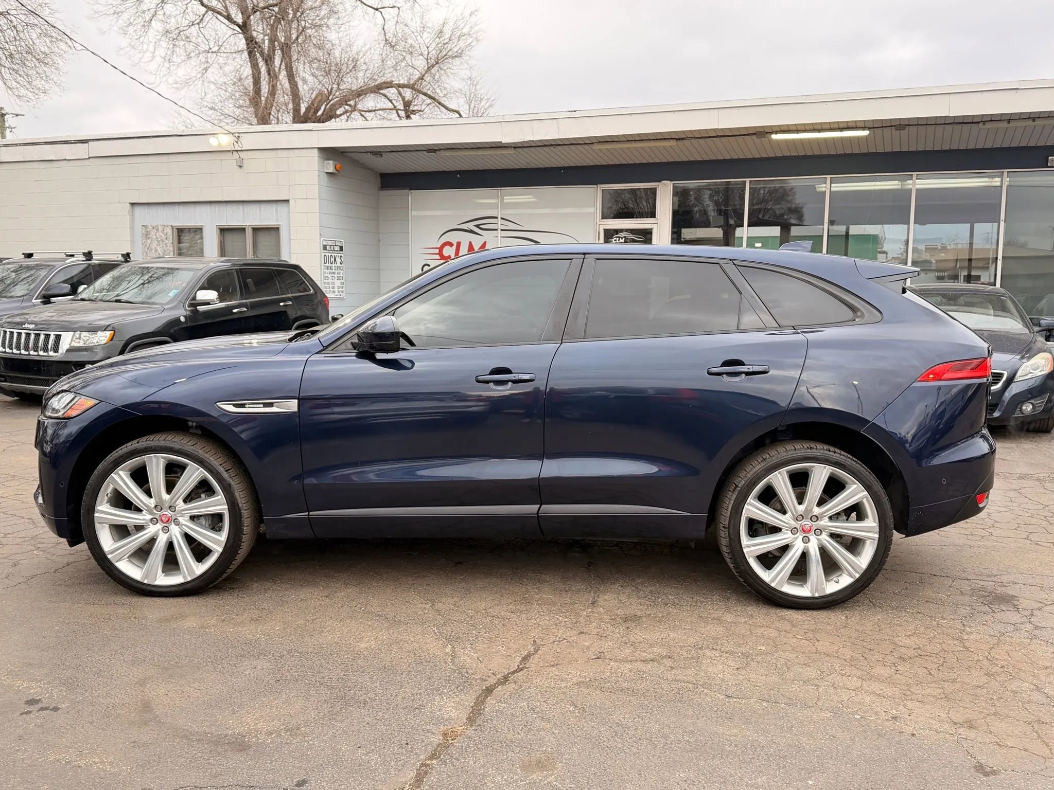 Used 2017 Jaguar F-PACE R-Sport image 7