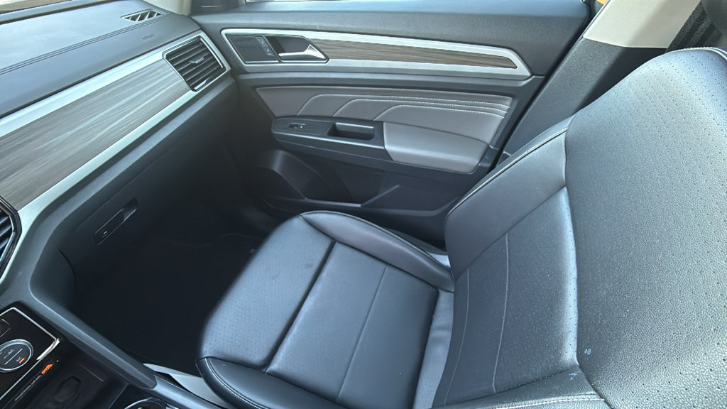 Used 2023 Volkswagen Atlas SEL AWD/4WD image 14