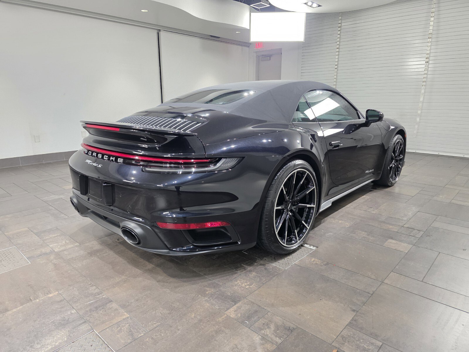 Used 2021 Porsche 911 Turbo S image 25
