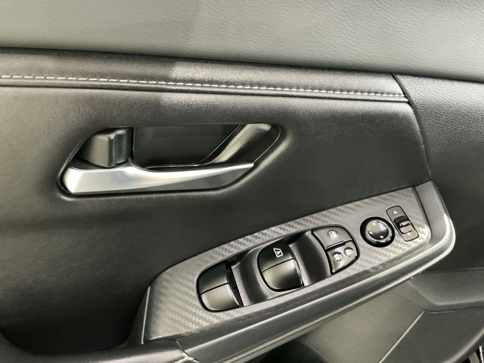 Used 2023 Nissan Sentra SV FWD image 16